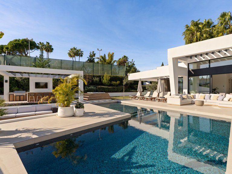 Villa for Sale in Nueva Andalucía, Malaga 23