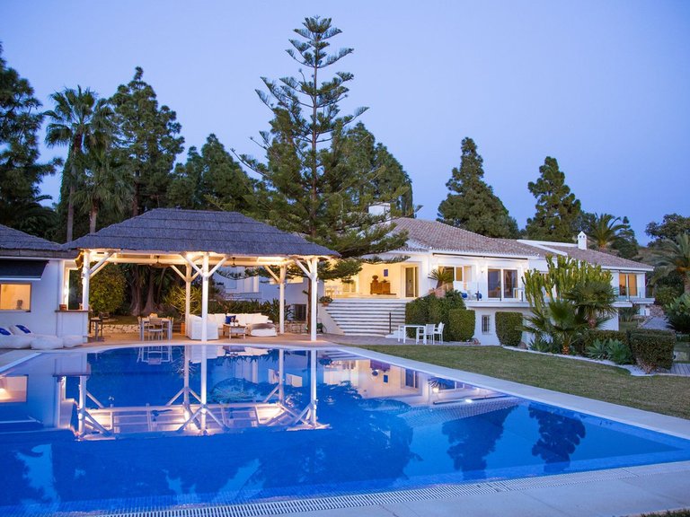 Villa for Sale in Hacienda Las Chapas, Malaga 1