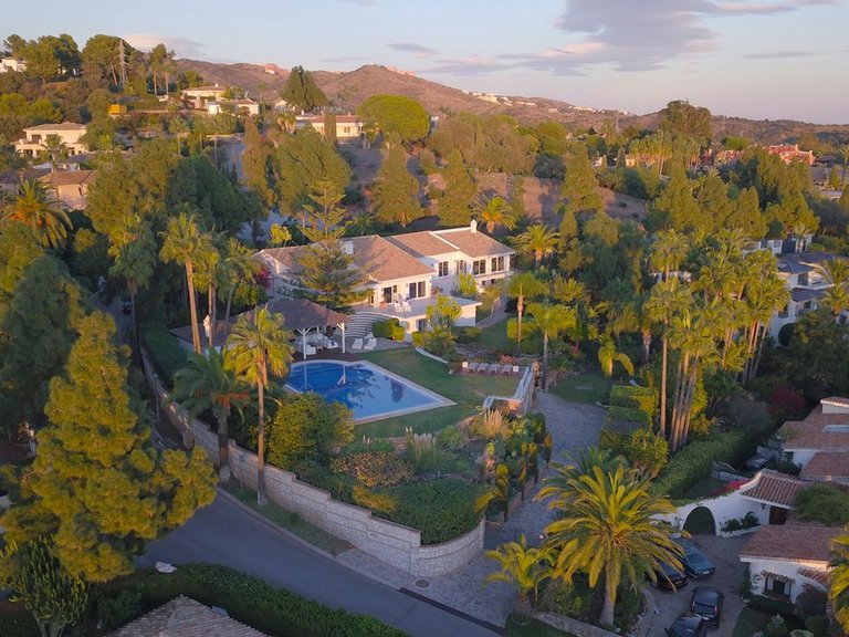 Villa for Sale in Hacienda Las Chapas, Malaga 6