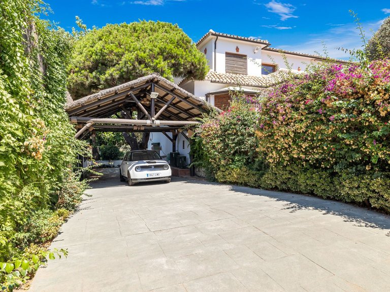 Villa for Sale in Marbesa, Malaga 3