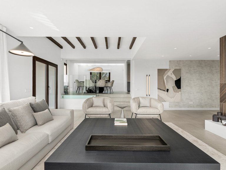 Villa for Sale in Costa del Sol Estepona, Malaga 1
