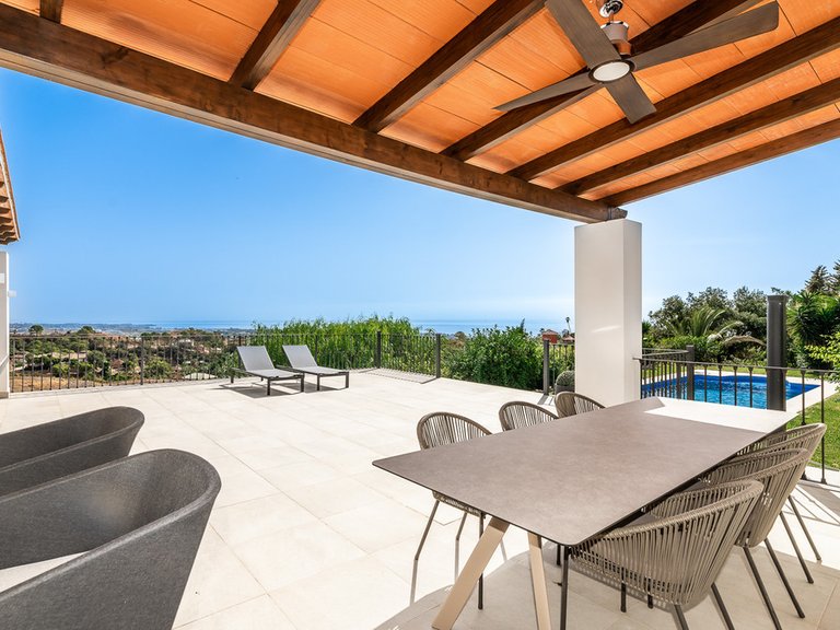 Villa for Sale in Costa del Sol Estepona, Malaga 11