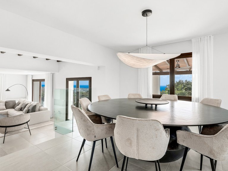 Villa for Sale in Costa del Sol Estepona, Malaga 2
