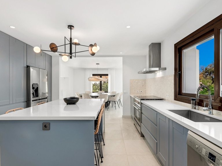 Villa for Sale in Costa del Sol Estepona, Malaga 3