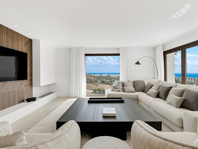 Villa for Sale in Costa del Sol Estepona, Malaga 4