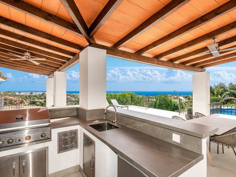 Villa for Sale in Costa del Sol Estepona, Malaga 6