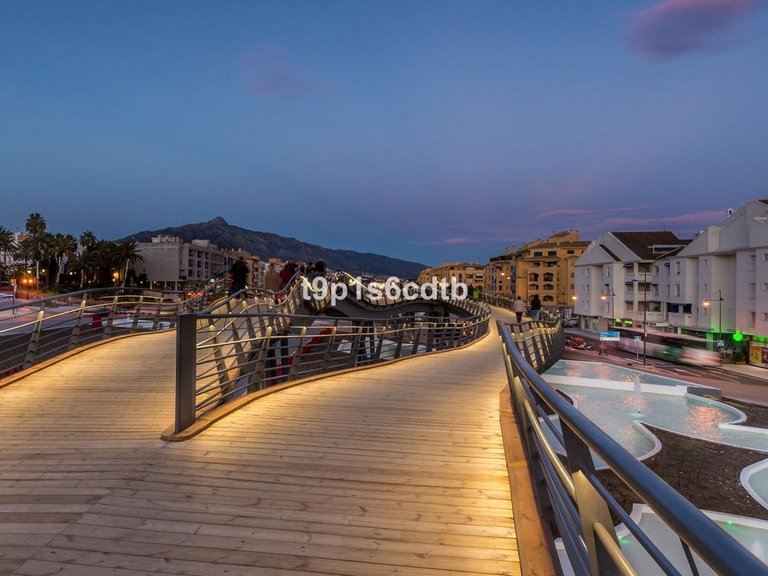 Apartment for Sale in San Pedro De Alcántara, Malaga 1