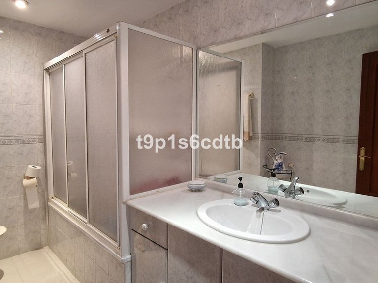 Apartment for Sale in San Pedro De Alcántara, Malaga 10
