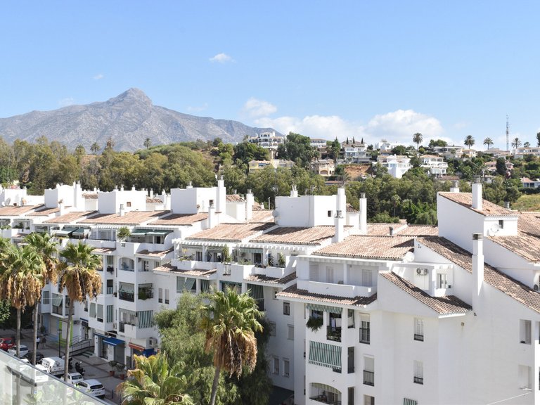 Apartment for Sale in Nueva Andalucía, Malaga 24