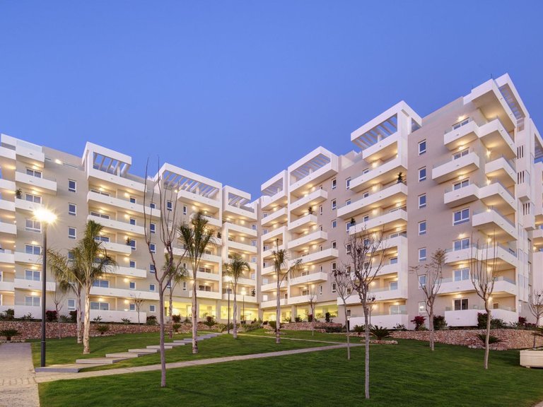 Apartment for Sale in Nueva Andalucía, Malaga 32