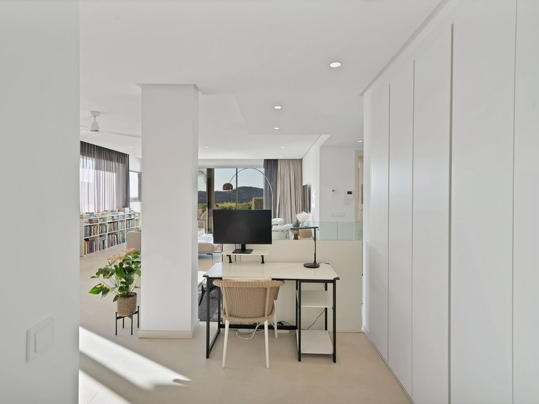 Apartment for Sale in Benahavís, Malaga 25