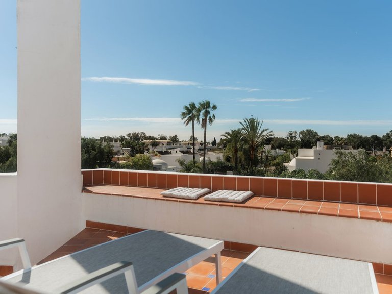 Villa for Sale in Nueva Andalucía, Malaga 1