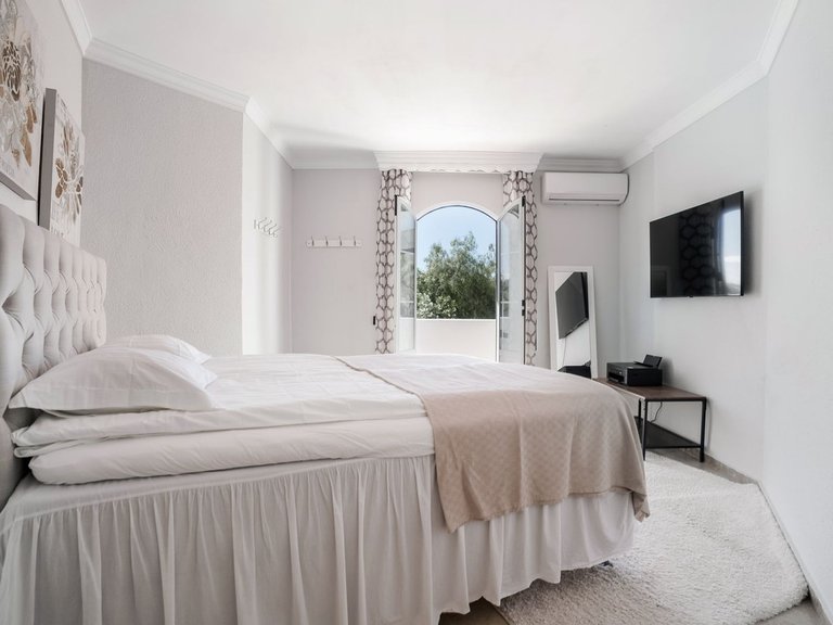 Villa for Sale in Nueva Andalucía, Malaga 13