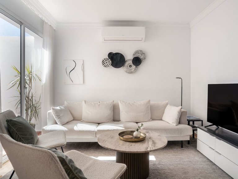 Villa for Sale in Nueva Andalucía, Malaga 2