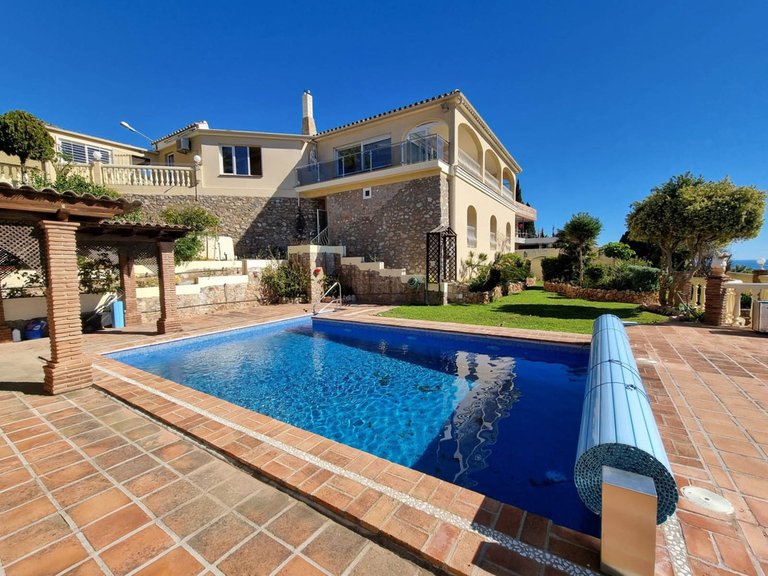 Villa for Sale in Benalmadena, Malaga 2