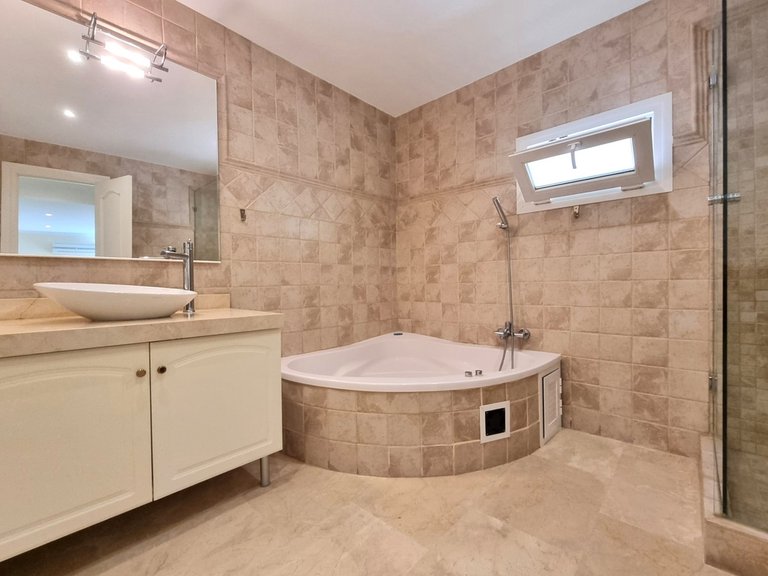 Villa for Sale in Benalmadena, Malaga 26