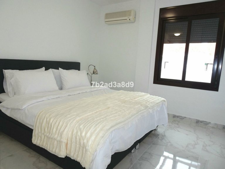 Apartment for Sale in Nueva Andalucía, Malaga 6