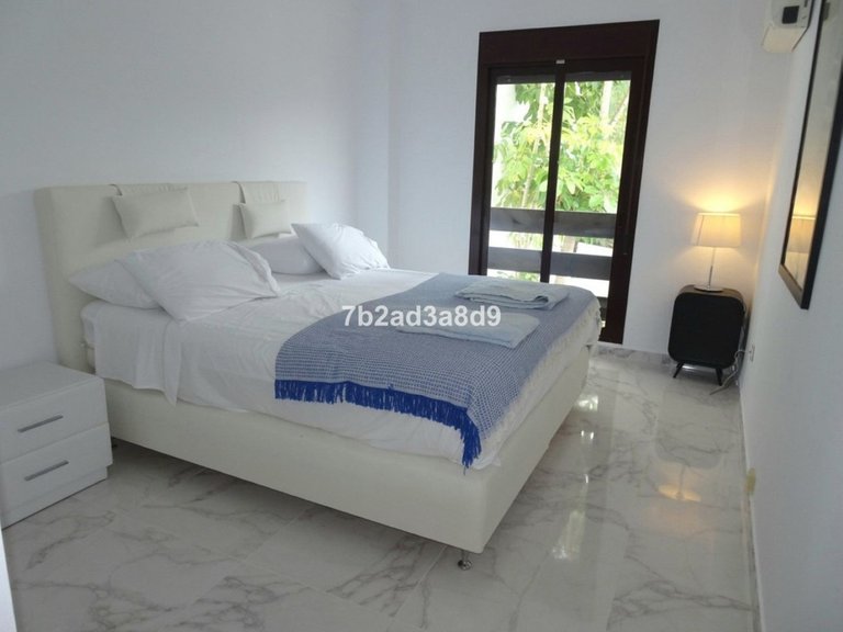 Apartment for Sale in Nueva Andalucía, Malaga 8