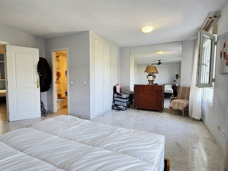 Apartment for Sale in Nueva Andalucía, Malaga 10
