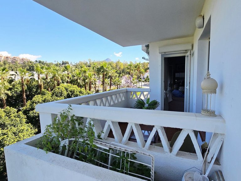 Apartment for Sale in Nueva Andalucía, Malaga 12