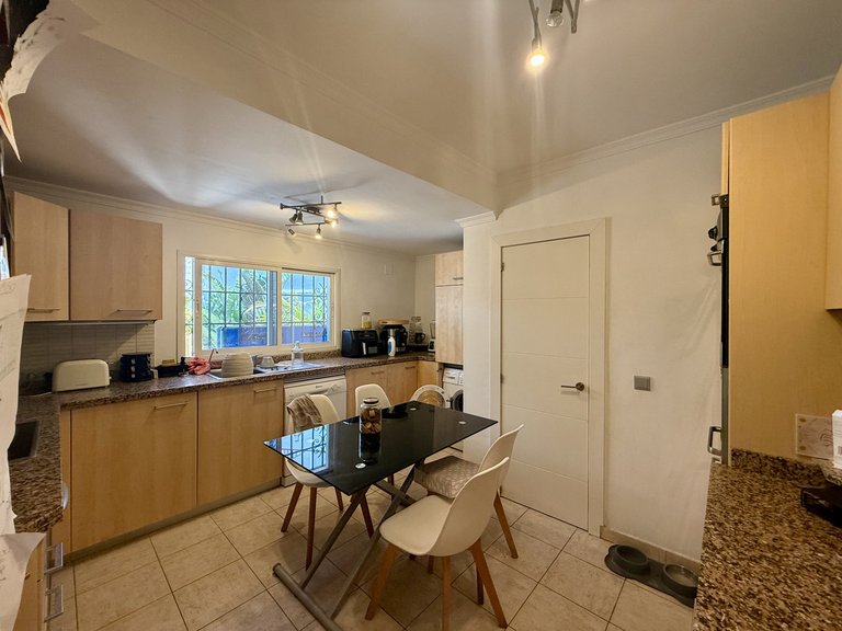 Villa for Sale in Nueva Andalucía, Malaga 12