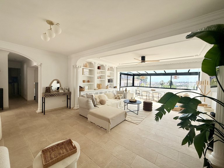 Villa for Sale in Nueva Andalucía, Malaga 4