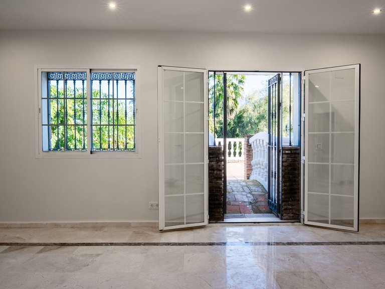 Villa for Sale in Nueva Andalucía, Malaga 19