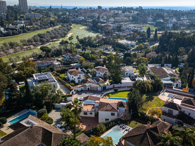 Villa for Sale in Nueva Andalucía, Malaga 7