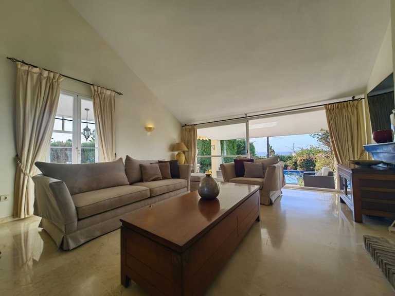 Villa for Sale in Estepona, Malaga 10