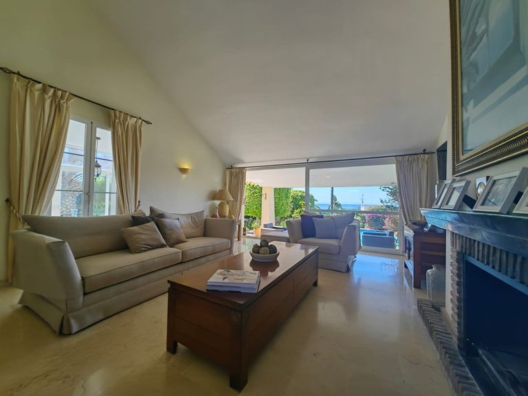 Villa for Sale in Estepona, Malaga 11