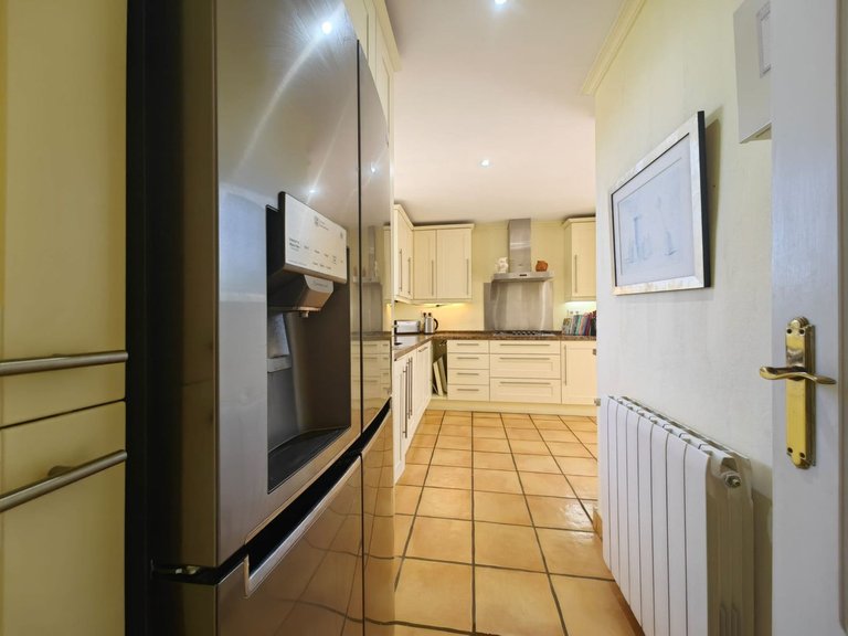 Villa for Sale in Estepona, Malaga 17