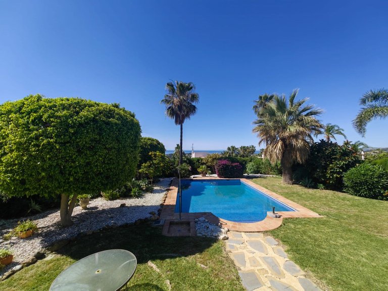 Villa for Sale in Estepona, Malaga 28