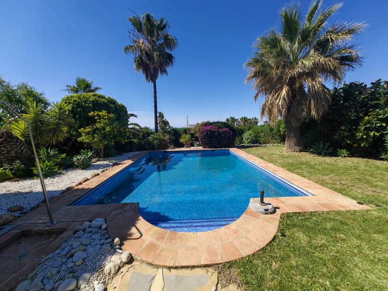 Villa for Sale in Estepona, Malaga 3