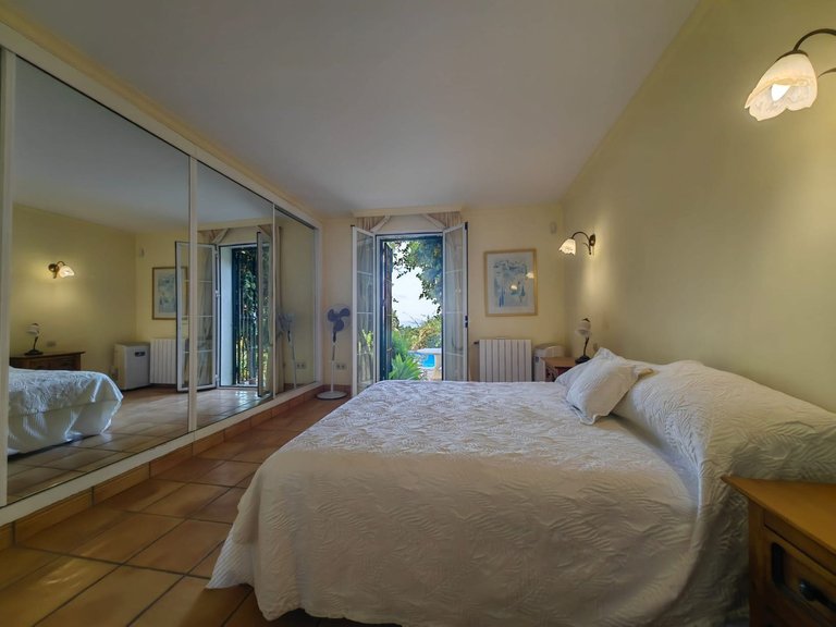 Villa for Sale in Estepona, Malaga 31