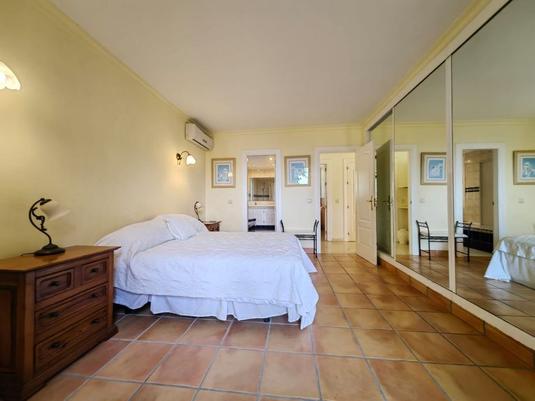 Villa for Sale in Estepona, Malaga 32