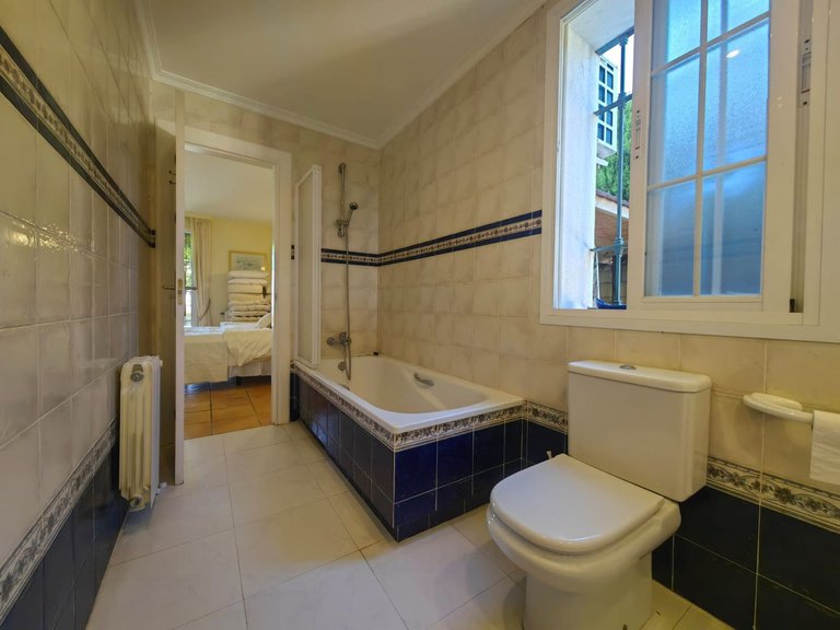 Villa for Sale in Estepona, Malaga 36