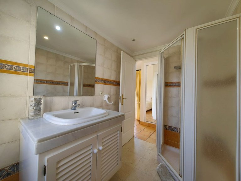 Villa for Sale in Estepona, Malaga 41