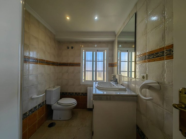 Villa for Sale in Estepona, Malaga 42