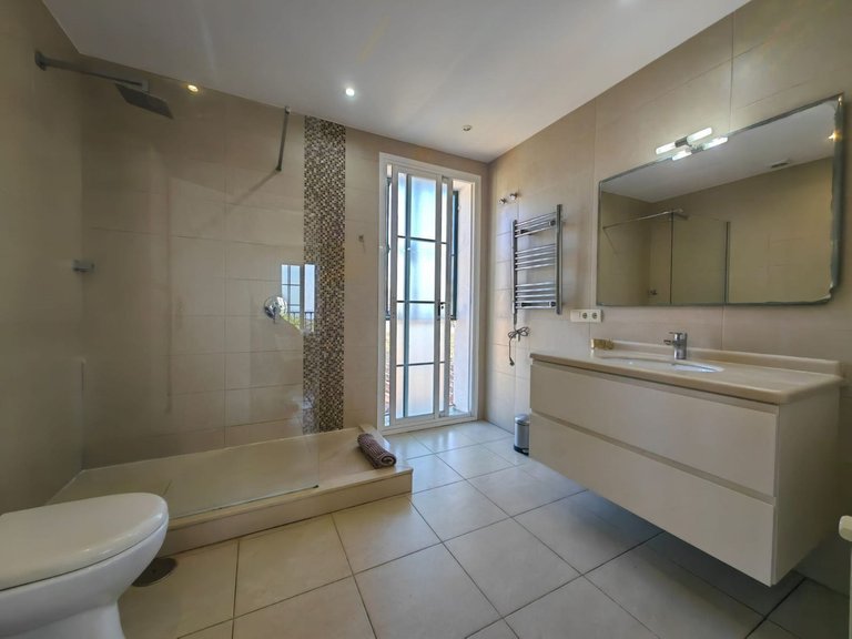 Villa for Sale in Estepona, Malaga 54