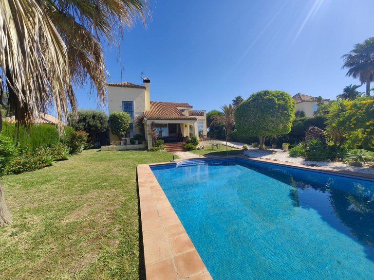 Villa for Sale in Estepona, Malaga 59