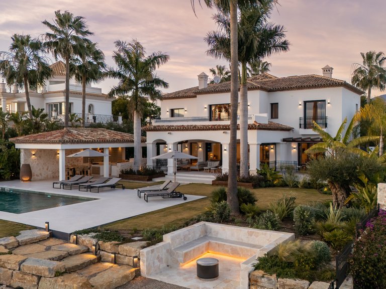 Villa for Sale in Los Flamingos, Malaga 1