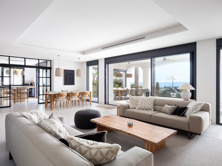 Villa for Sale in Los Flamingos, Malaga 10