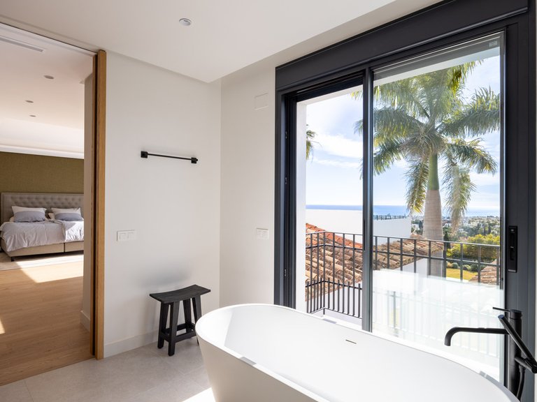 Villa for Sale in Los Flamingos, Malaga 14