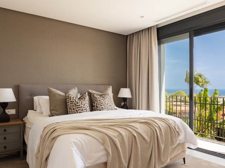 Villa for Sale in Los Flamingos, Malaga 18