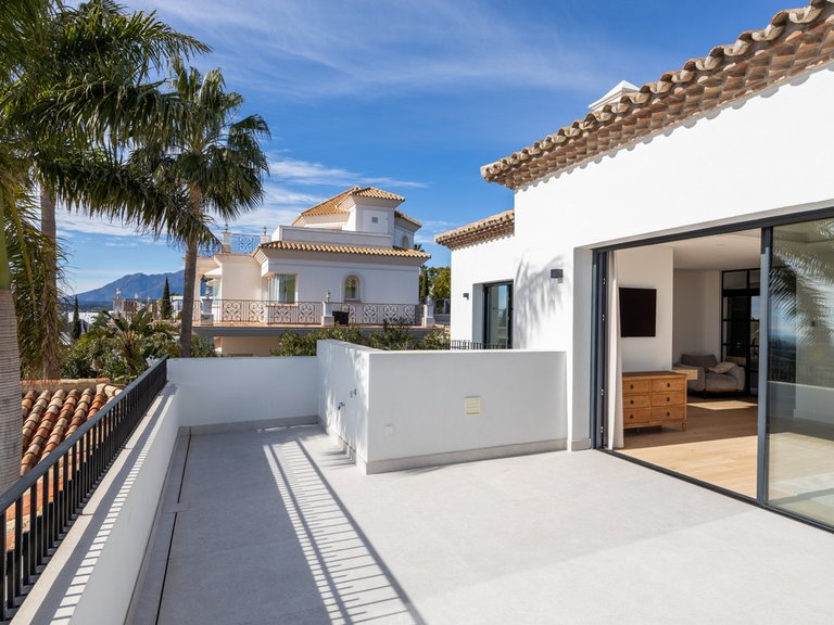 Villa for Sale in Los Flamingos, Malaga 30