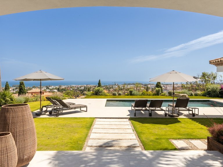 Villa for Sale in Los Flamingos, Malaga 36