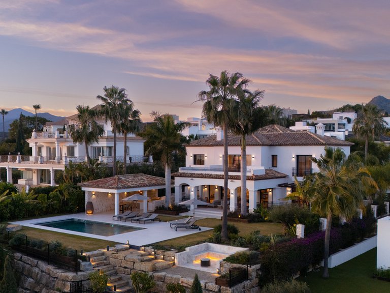 Villa for Sale in Los Flamingos, Malaga 41