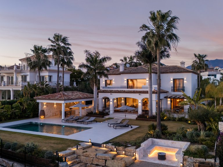 Villa for Sale in Los Flamingos, Malaga 45