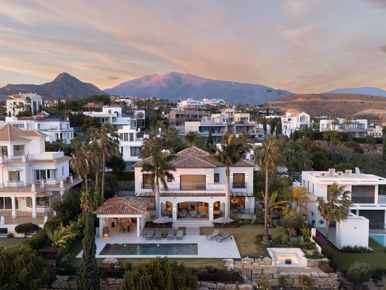 Villa for Sale in Los Flamingos, Malaga 53