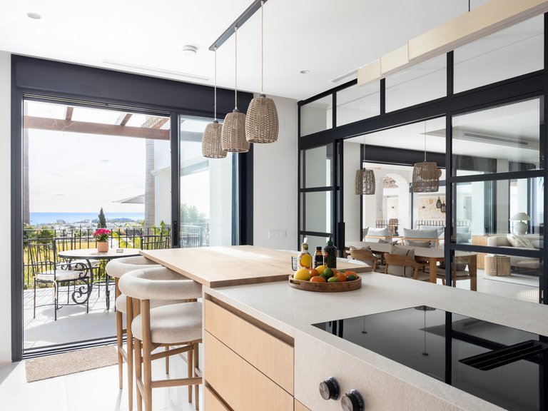 Villa for Sale in Los Flamingos, Malaga 8